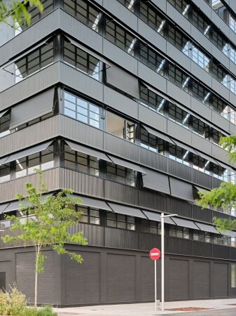 Geschosswohnen von Vivas Arquitectos und EXE Arquitectura