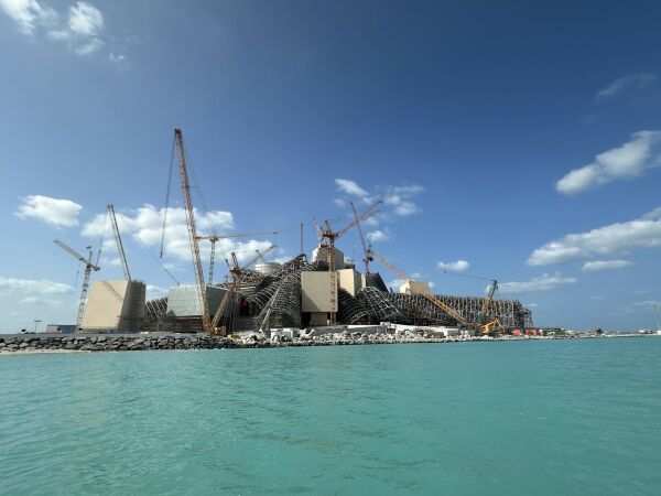 Guggenheim Abu Dhabi, Frank O. Gehry