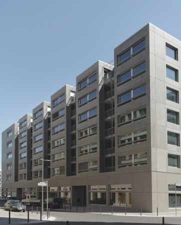 Zwei Wohn- und Gesch�ftsh�user in Berlin von Robertneun