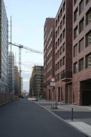 Zwei Wohn- und Gesch�ftsh�user in Berlin von Robertneun