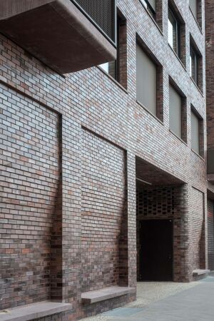 Zwei Wohn- und Gesch�ftsh�user in Berlin von Robertneun