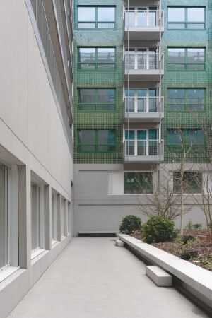 Zwei Wohn- und Gesch�ftsh�user in Berlin von Robertneun