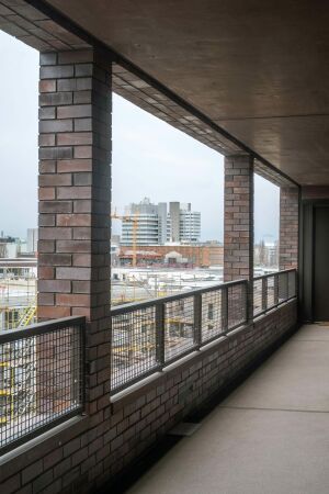 Zwei Wohn- und Gesch�ftsh�user in Berlin von Robertneun