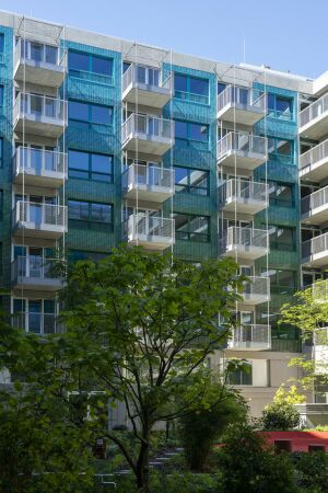 Zwei Wohn- und Geschftshuser in Berlin von Robertneun