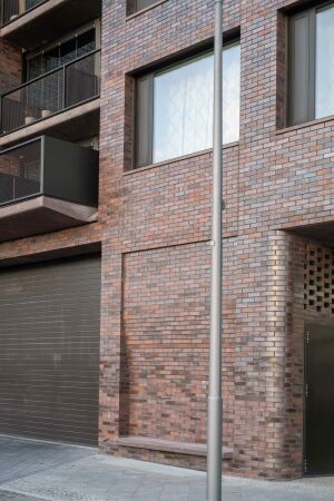 Zwei Wohn- und Gesch�ftsh�user in Berlin von Robertneun