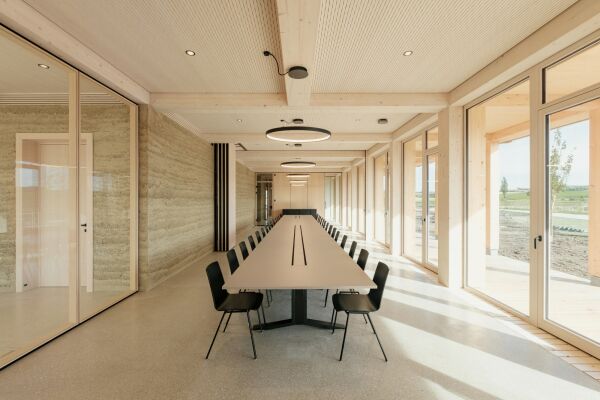 Firmenerweiterung in Ernstbrunn von juri troy architects