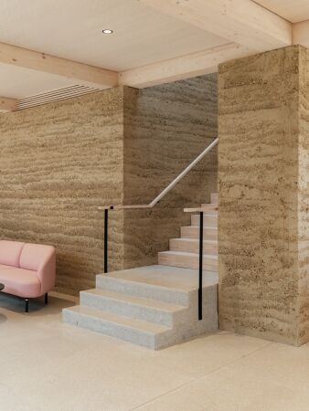 Firmenerweiterung in Ernstbrunn von juri troy architects