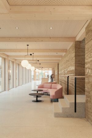 Firmenerweiterung in Ernstbrunn von juri troy architects