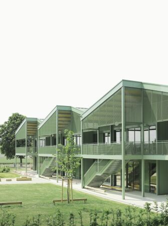 Die 2023 erffnete Kita Pusteblume im Edermnder Ortsteil Grifte entstand nach einem Entwurf von Lser Lott Architekten (Berlin).