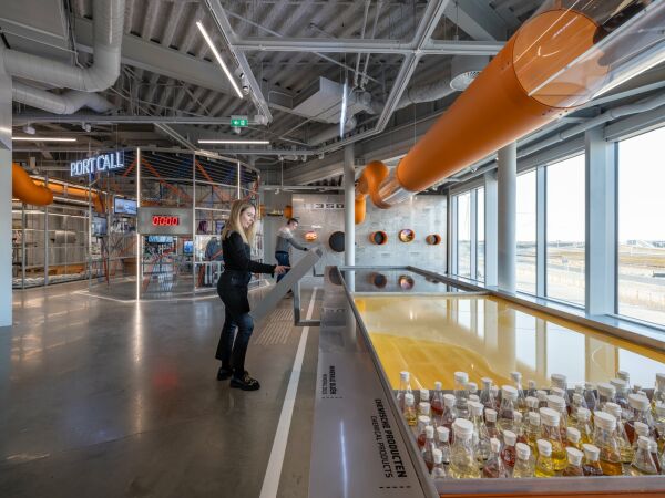 Besucherzentrum im Rotterdamer Hafen von MVRDV