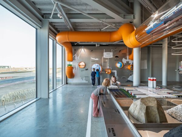 Besucherzentrum im Rotterdamer Hafen von MVRDV