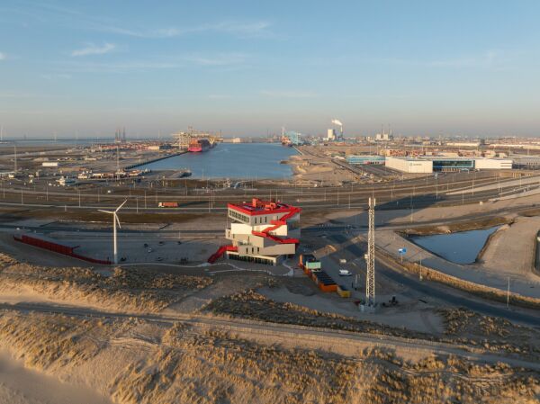 Besucherzentrum im Rotterdamer Hafen von MVRDV