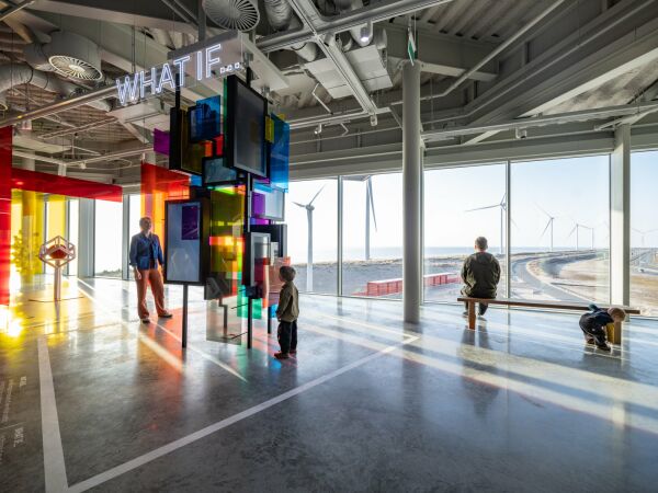 Besucherzentrum im Rotterdamer Hafen von MVRDV