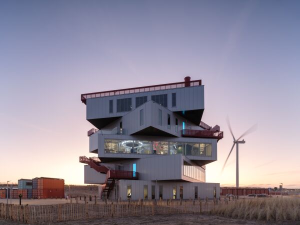 Besucherzentrum im Rotterdamer Hafen von MVRDV