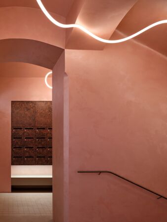 Sanierung in Prag von Plus One Architects