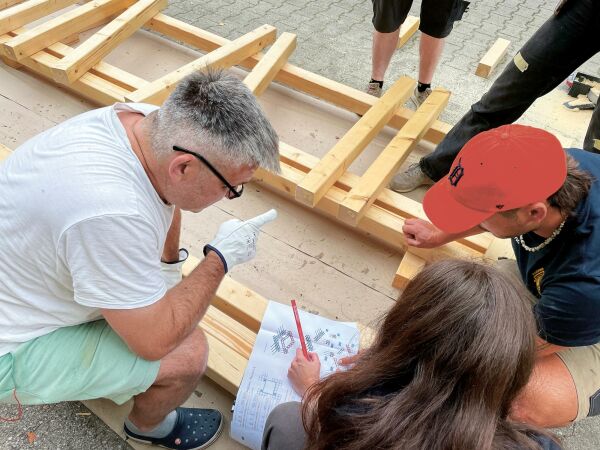 NEB-Action: Animal-AidedDesign Nisthocker