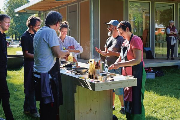 NEB-Action: Neuperlach Isst Gr�n Mobile K�che