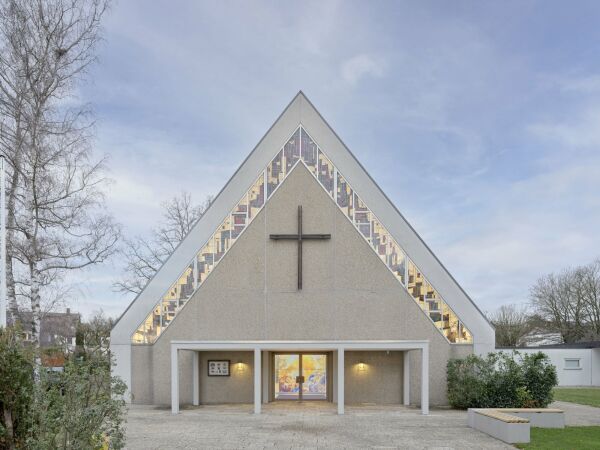 Kirchensanierung in Riederich von Heim Blaschke Architekten