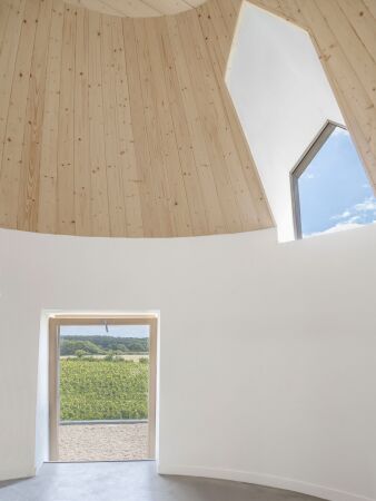 Weingut in Sarzeau von Carmen Maurice Architecture