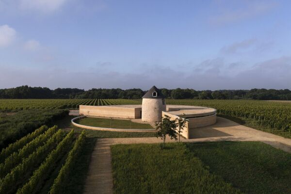 Weingut in Sarzeau von Carmen Maurice Architecture