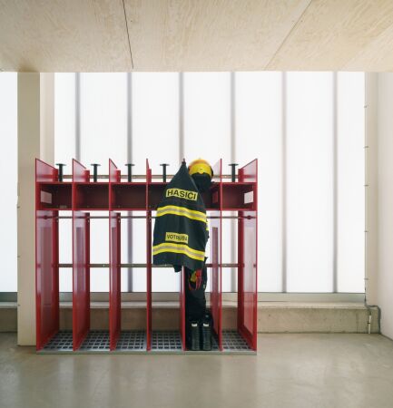 Feuerwehr in Ps�ry von SOA architekti