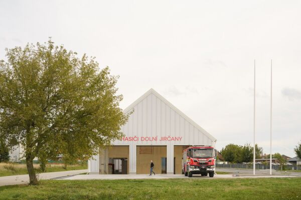 Feuerwehr in Psáry von SOA architekti
