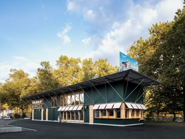 Busbahnhof von Holzhausen Zweifel Architekten