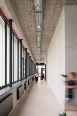 Sporthalle bei Prag von Grido Architekti