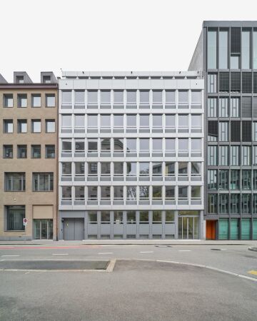David Vaner Architektur, Fassadensanierung Basler Kantonalbank, Basel BS, 2021 – 2022. Fassade nach der Sanierung