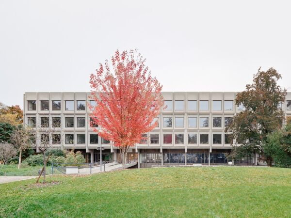 Schulaufstockung in Genf von Burckhardt Architektur
