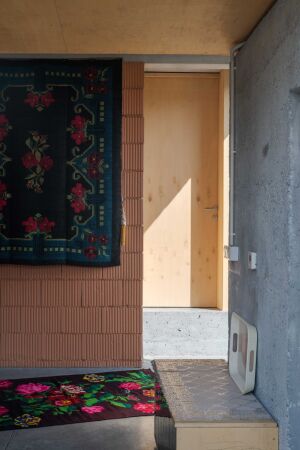 Wohnhaus im bosnisch-herzegowinischen Gradacac von TEN