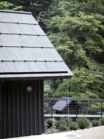 Tickethuschen in Slowenien von OFIS Arhitekti