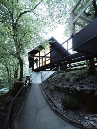 Tickethuschen in Slowenien von OFIS Arhitekti