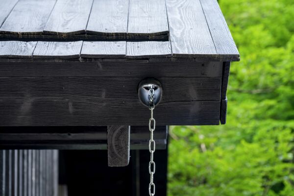 Tickethuschen in Slowenien von OFIS Arhitekti