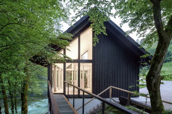 Tickethuschen in Slowenien von OFIS Arhitekti