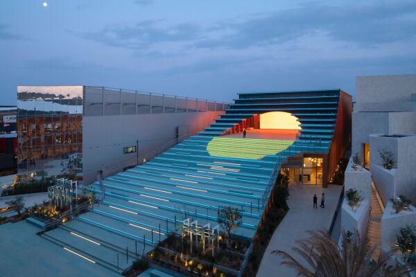 Spanischer Pavillon von Enorme Studio (Madrid), N�stor Montenegro von Extudio (Madrid) und Smart and Green Design (Madrid)