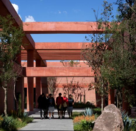 Fuballakademie in Guadalajara von Sordo Madaleno