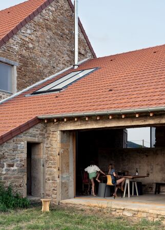 Umbau eines Gutshofs von LVArchitectes