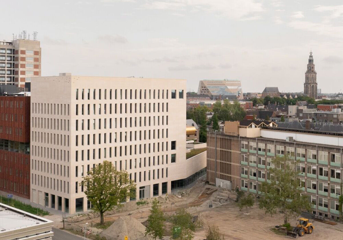 Treppensteigen fürs Wohlbefinden - Campuserweiterung in Groningen von KAAN Architecten