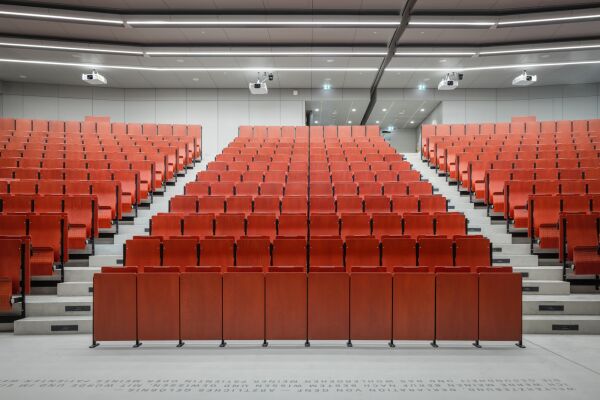 Lehrgeb�ude in Augsburg von BHBVT Architekten