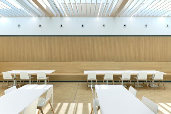 Sanierung und Erweiterung eines Bildungszentrums in Markdorf von Plsser Architekten