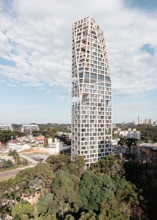 Wohnhochhaus in Curitiba von Architects Office + Triptyque