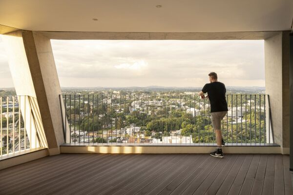 Wohnhochhaus in Curitiba von Architects Office + Triptyque