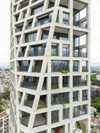 Wohnhochhaus in Curitiba von Architects Office + Triptyque