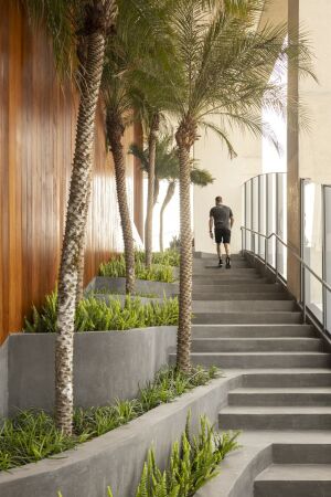 Wohnhochhaus in Curitiba von Architects Office + Triptyque