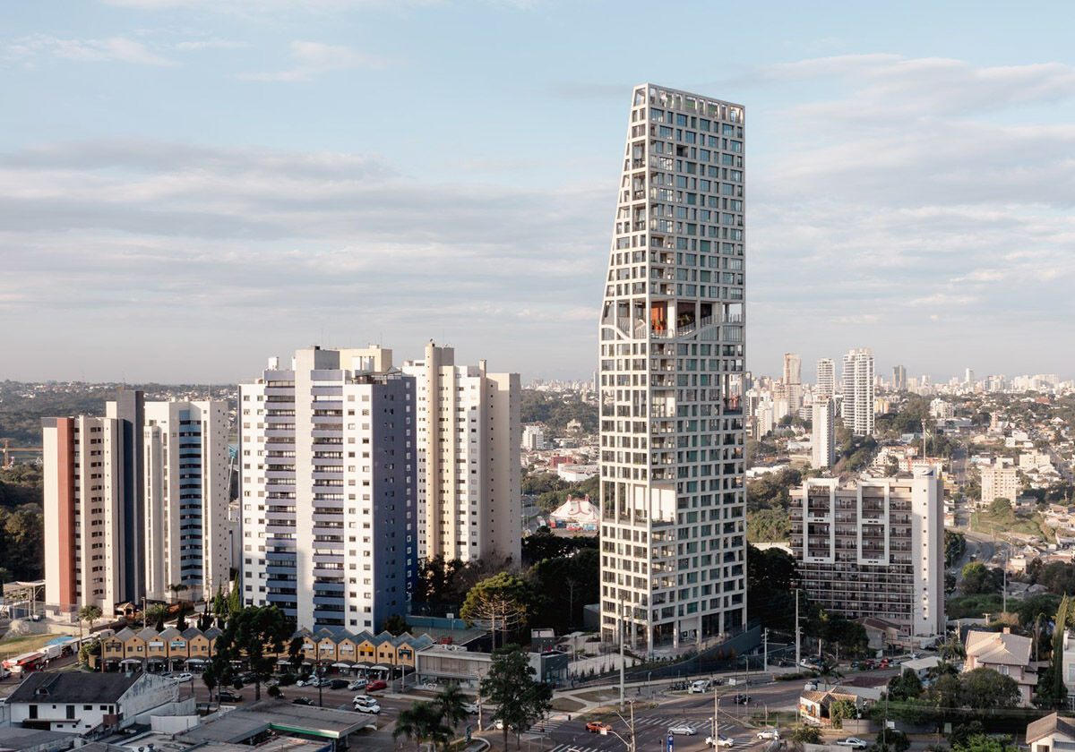 Vertikale Gärten am Park - Wohnhochhaus in Curitiba von Architects Office + Triptyque