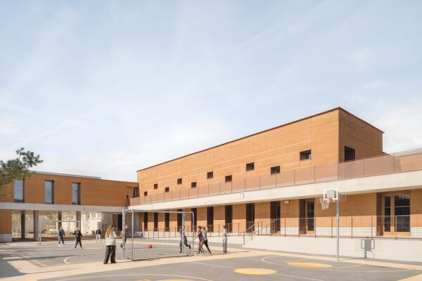 Schule bei Lyon von NTSA Architectes