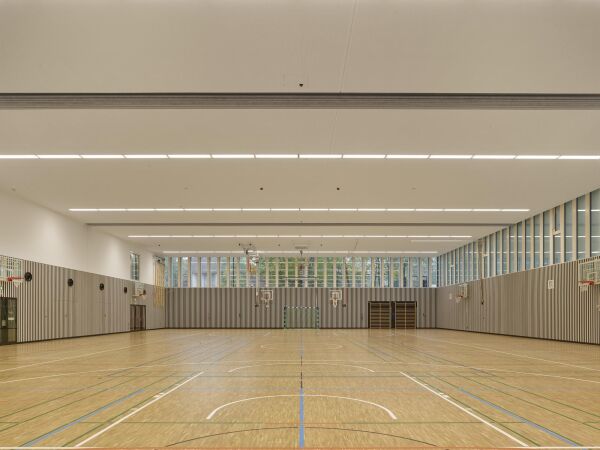 Sporthalle und Mensa von Harris + Kurrle Architekten