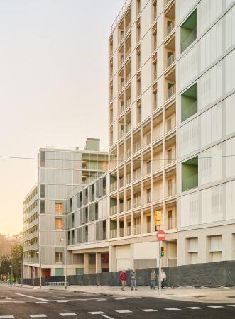 Sozialwohnungen in Barcelona von Vivas Arquitectos und Pau Vidal