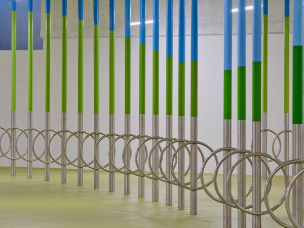 Gymnasium und Fahrradgarage von h4a